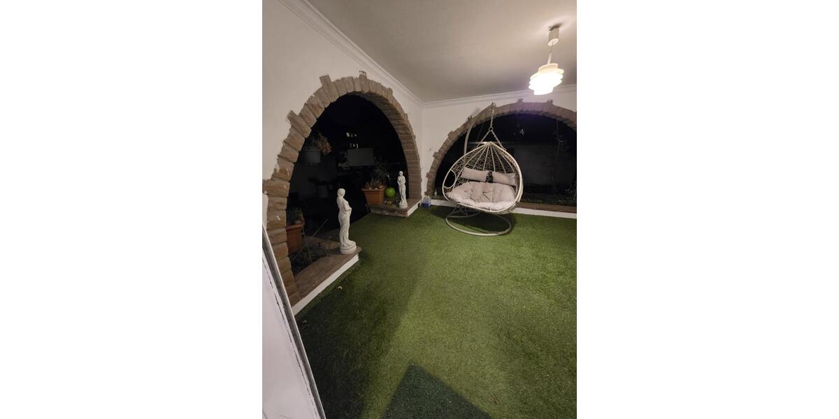 Erdgeschoßwohnung Hannover Linden-Limmer - 3 Zimmer, 130 m&sup2;, 1.500&euro; | Angebot:25925800