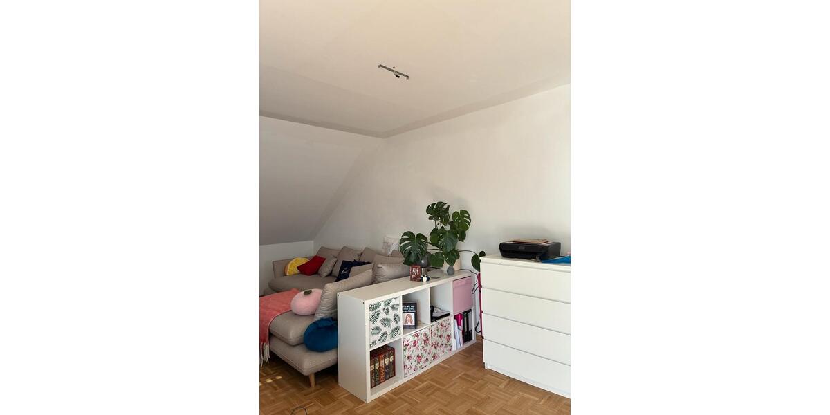 Dachgeschoßwohnung Seelze - 2.5 Zimmer, 72 m&sup2;, 930&euro; | Angebot:25405109
