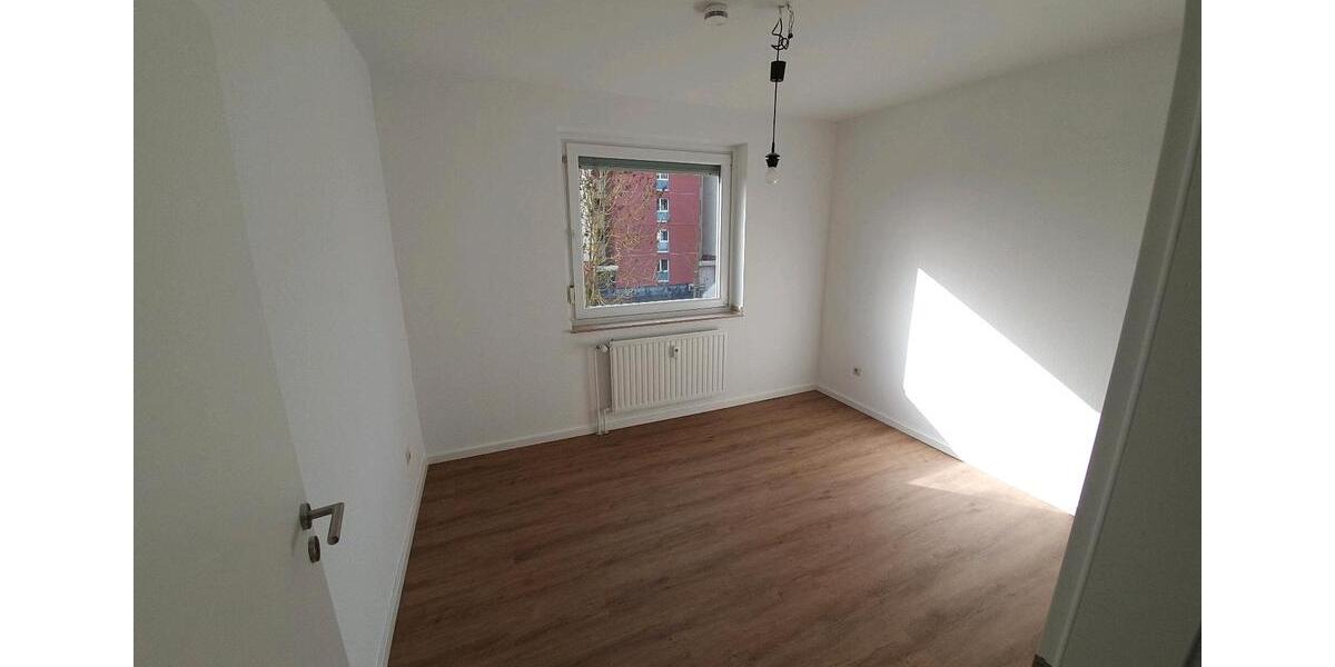 Etagenwohnung Sarstedt - 3 Zimmer, 92 m&sup2;, 920&euro; | Angebot:25759103