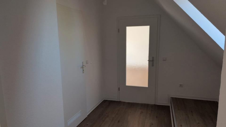 Dachgeschoßwohnung Hannover Linden-Limmer - 3 Zimmer, 86 m&sup2;, 987&euro; | Angebot:26447587