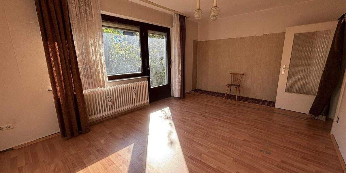 Einfamilienhaus Lehrte Ahlten - 8 Zimmer, 129 m&sup2;, 355.000&euro; | Angebot:25731751