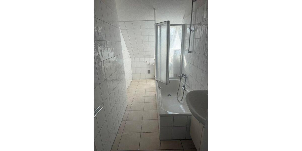 Dachgeschoßwohnung Burgdorf - 4 Zimmer, 83 m&sup2;, 745&euro; | Angebot:25994079