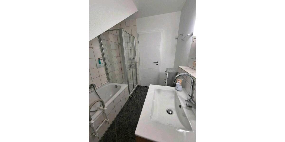 Dachgeschoßwohnung Lauenau - 4 Zimmer, 93 m&sup2;, 275.000&euro; | Angebot:25880930