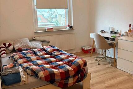 Wohnung Hannover Herrenhausen-Stöcken - 3.5 Zimmer, 72 m&sup2;, 1.000&euro; | Angebot:26285956