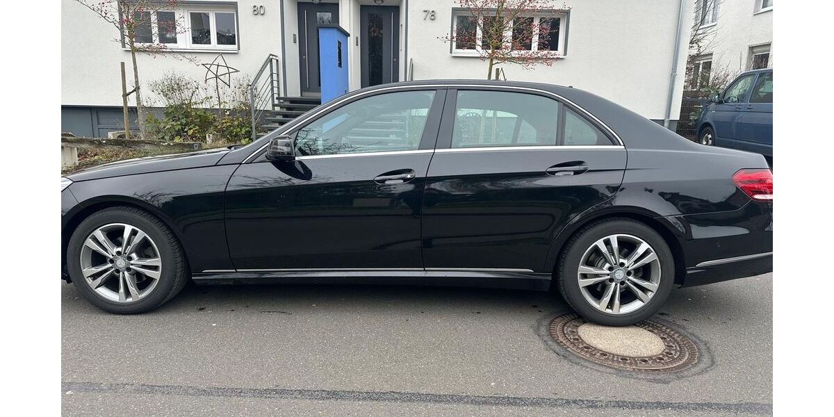 Mercedes-Benz 220 133.700 km 16.700 &euro; Garbsen 30826