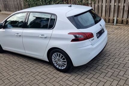 Peugeot 308 143.794 km 7.777 &euro; Langenhagen 30853