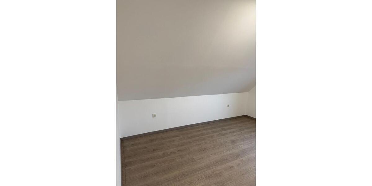 Dachgeschoßwohnung Rodenberg - 3 Zimmer, 56 m&sup2;, 495&euro; | Angebot:26689017