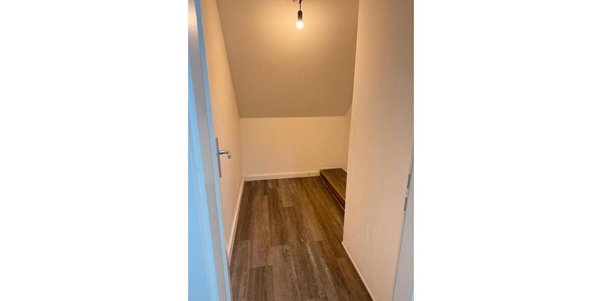 Dachgeschoßwohnung Langenhagen Brink - 3 Zimmer, 68 m&sup2;, 860&euro; | Angebot:26676477