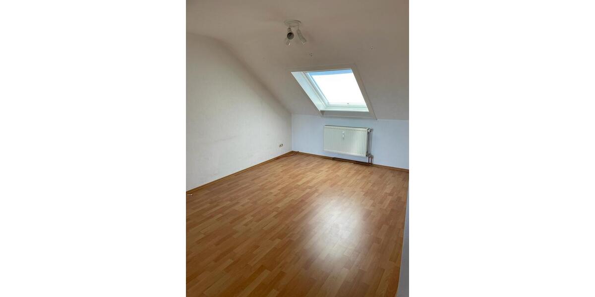 Dachgeschoßwohnung Garbsen Berenbostel - 2.5 Zimmer, 70 m&sup2;, 650&euro; | Angebot:25794493