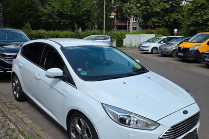 Ford Focus 110.000 km 10.950 &euro; laatzen 30880