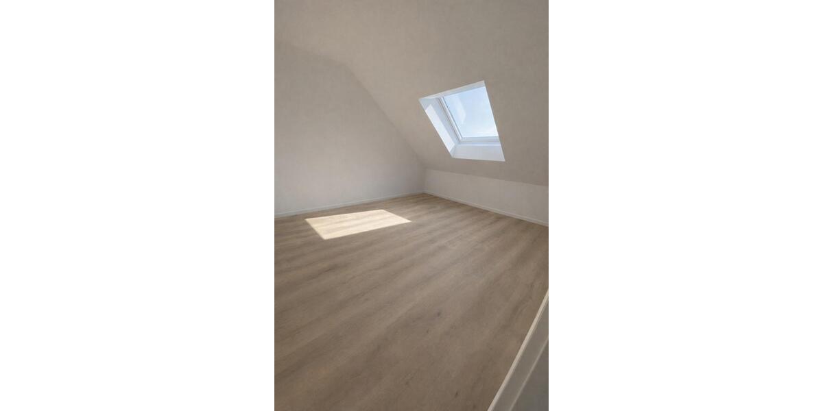 Dachgeschoßwohnung Hannover Ahlem-Badenstedt-Davenstedt - 4 Zimmer, 69 m&sup2;, 550&euro; | Angebot:25921165