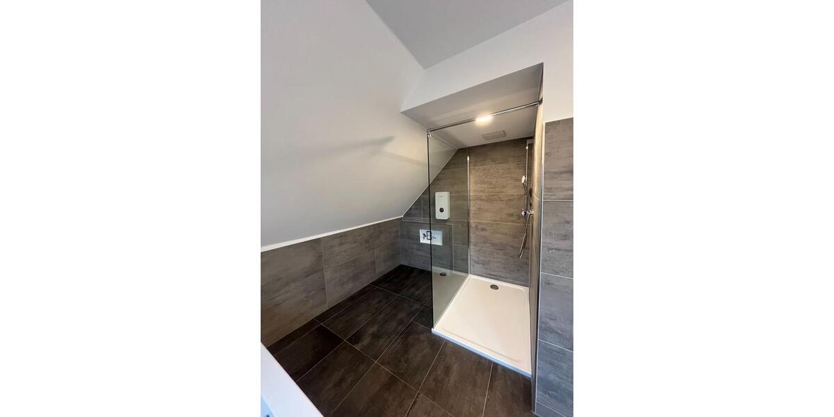 Dachgeschoßwohnung Isernhagen - 2 Zimmer, 88 m&sup2;, 1.280&euro; | Angebot:25658703