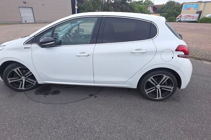 Peugeot 208 191.000 km 6.200 &euro; Sehnde 31319