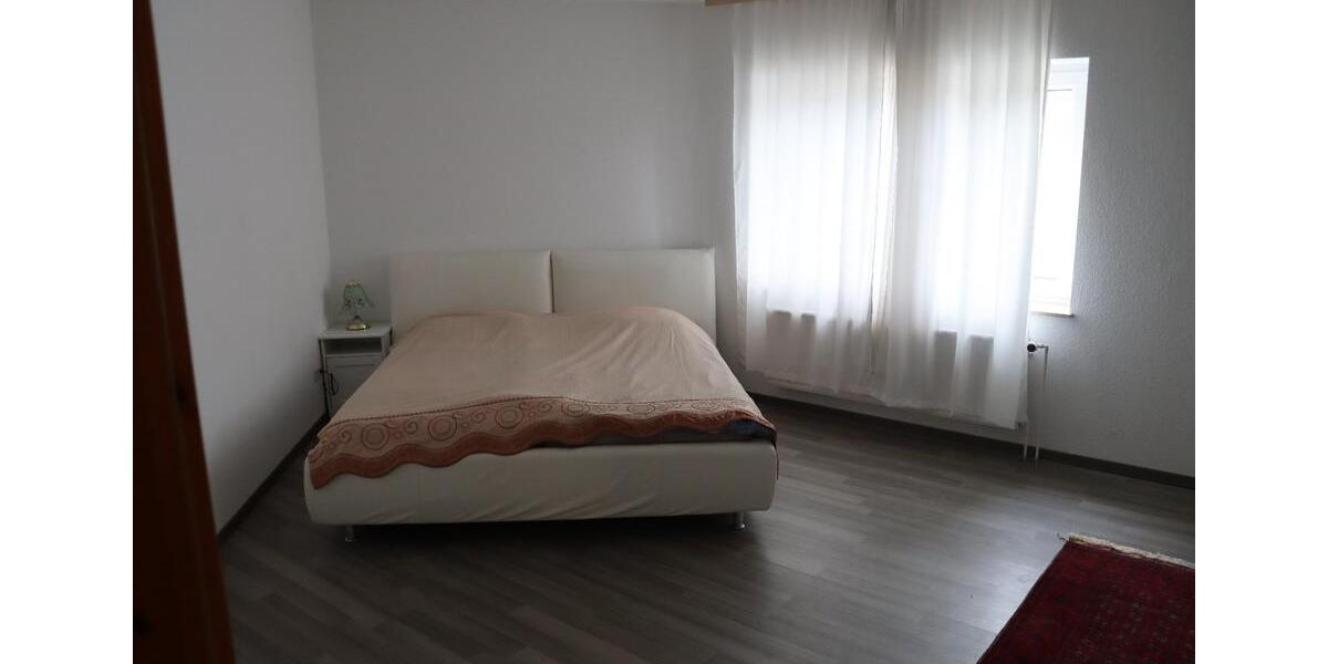 Etagenwohnung Hannover Vahrenwald-List - 4 Zimmer, 129 m&sup2;, 600&euro; | Angebot:25919880