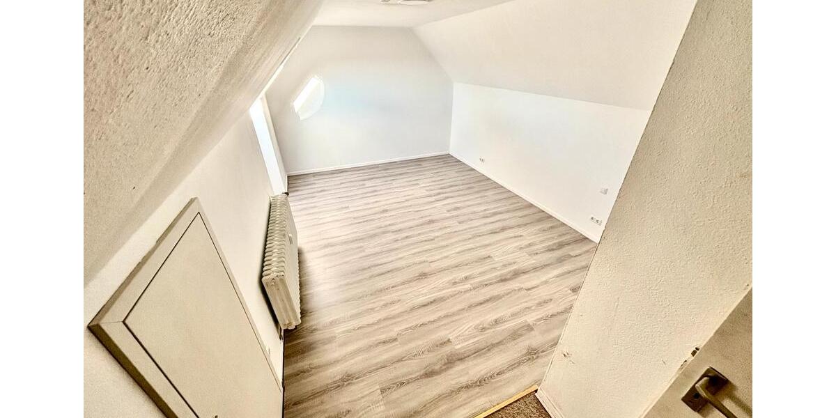 Dachgeschoßwohnung Stadthagen - 4 Zimmer, 95 m&sup2;, 175.000&euro; | Angebot:25856991