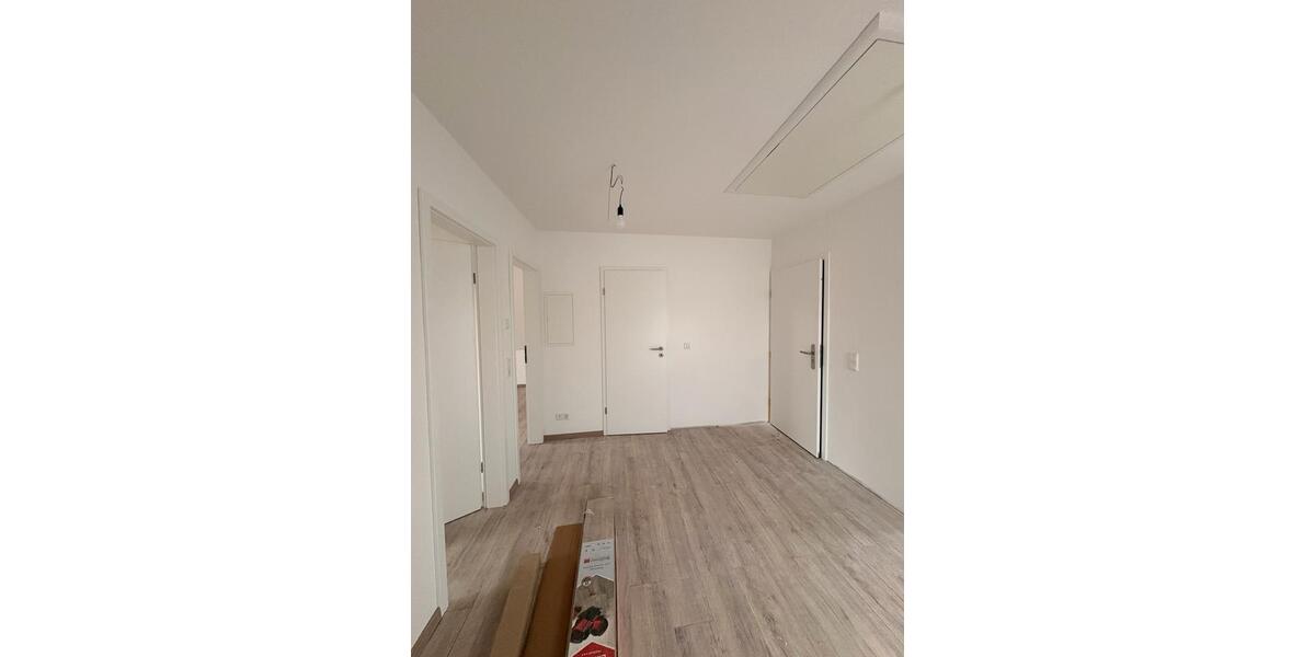 Dachgeschoßwohnung Laatzen - 3 Zimmer, 69 m&sup2;, 900&euro; | Angebot:25943325