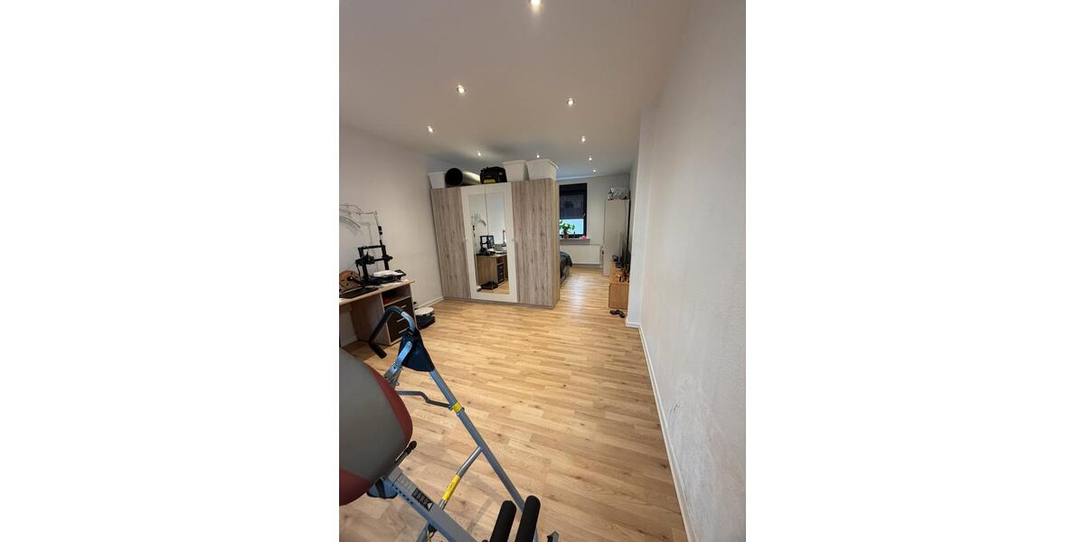 Etagenwohnung Hannover Herrenhausen-Stöcken - 3 Zimmer, 100 m&sup2;, 1.200&euro; | Angebot:25830114