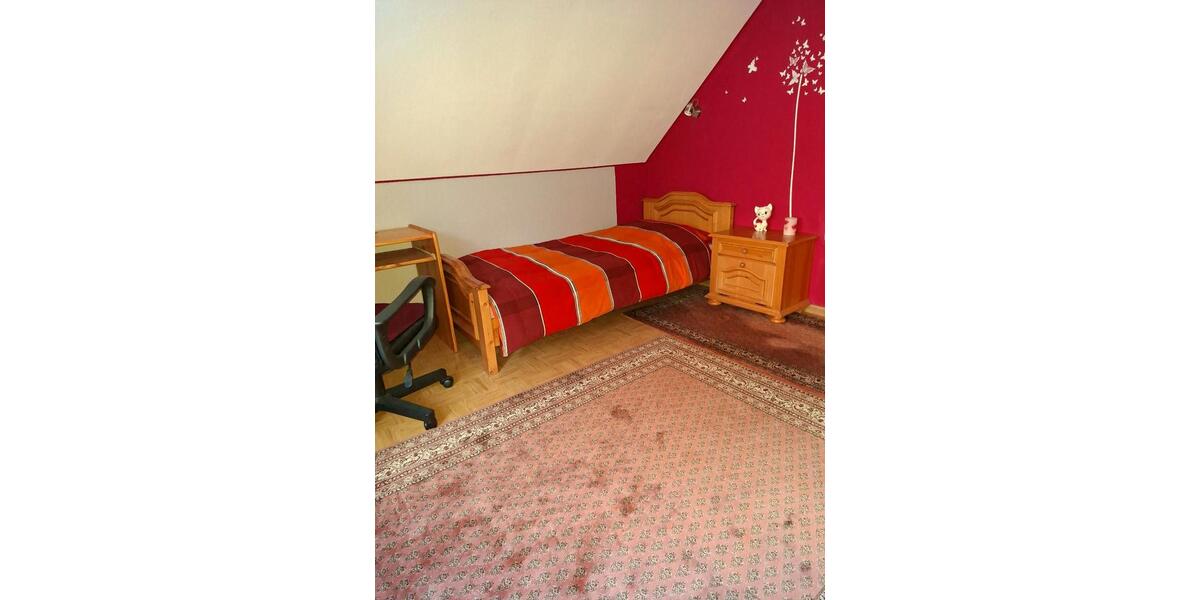 Dachgeschoßwohnung Sarstedt - 3 Zimmer, 86 m&sup2;, 50&euro; | Angebot:24408482