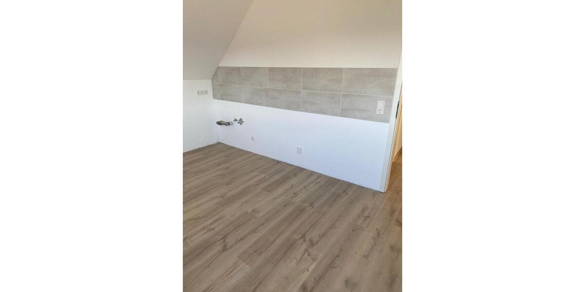 Dachgeschoßwohnung Lehrte - 3 Zimmer, 78 m&sup2;, 830&euro; | Angebot:25613292