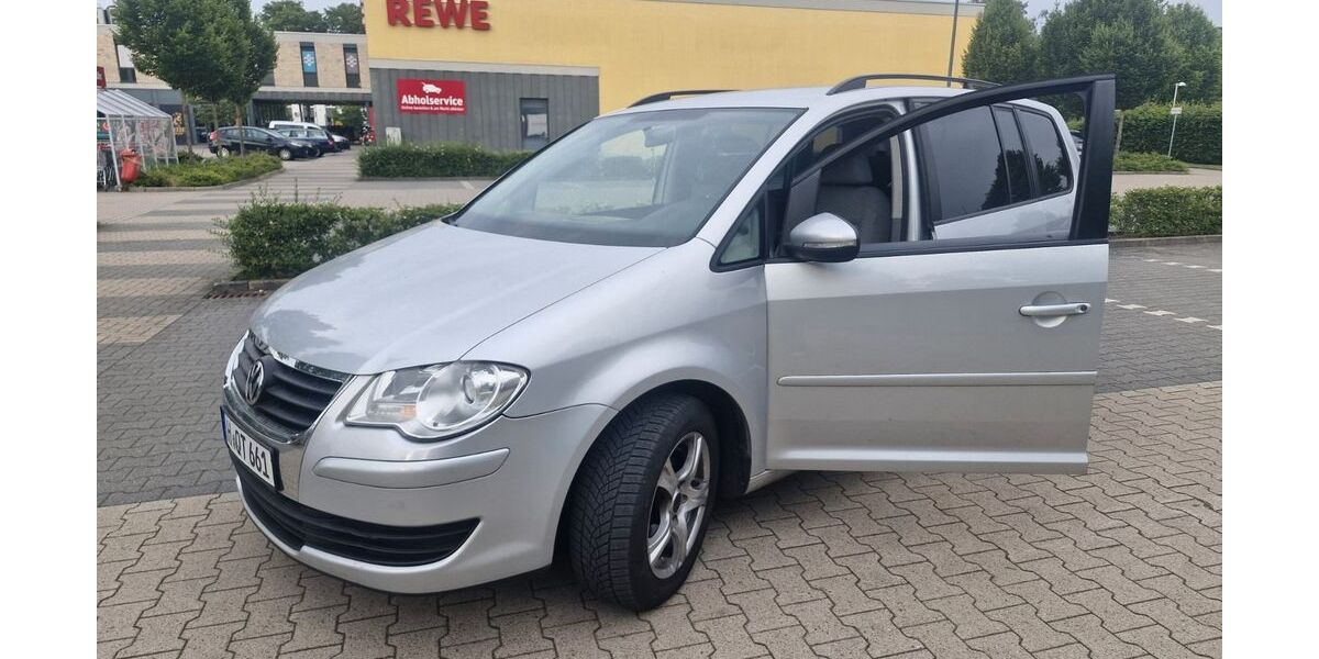 VW Touran 241.000 km 3.399 &euro; Hannover 30419