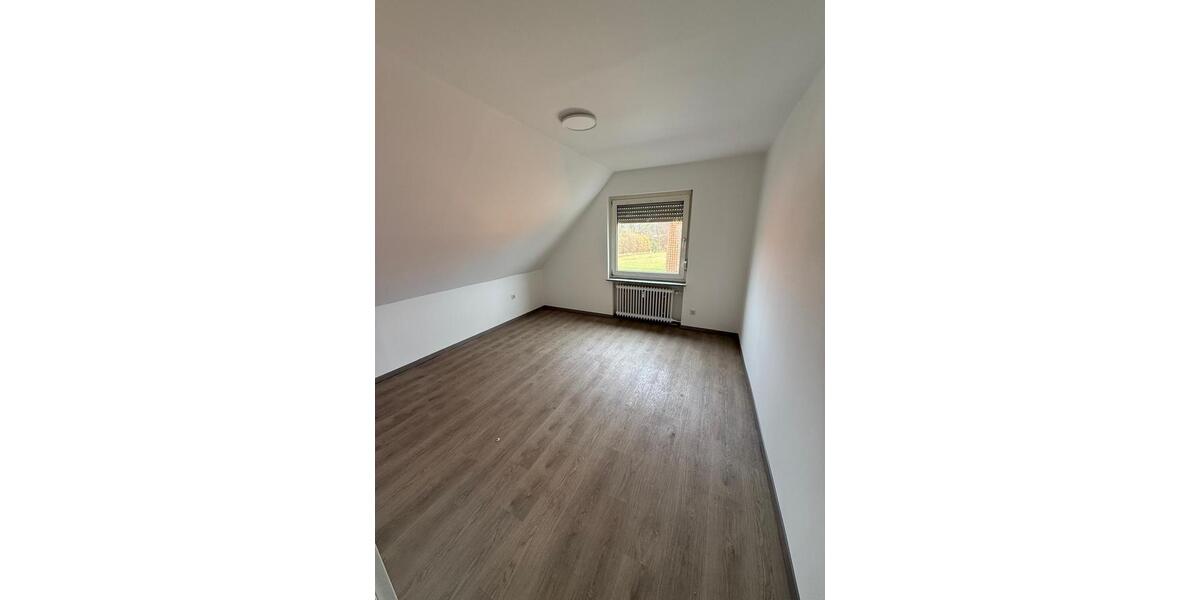 Dachgeschoßwohnung Rodenberg - 3 Zimmer, 56 m&sup2;, 495&euro; | Angebot:26689017