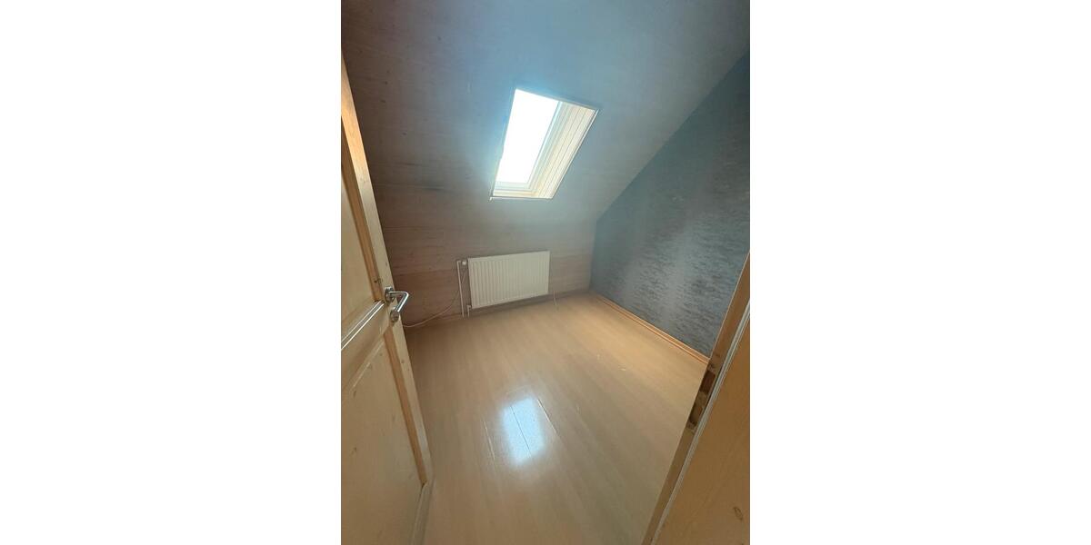 Etagenwohnung Lehrte - 4 Zimmer, 102 m&sup2;, 900&euro; | Angebot:25179397