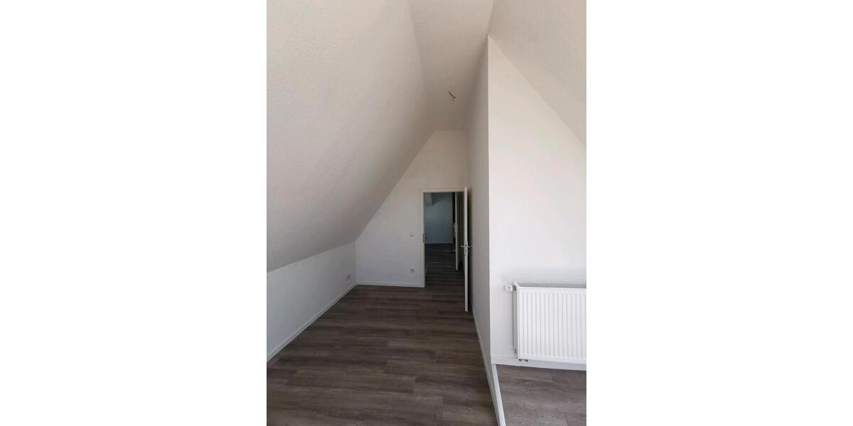 Dachgeschoßwohnung Gehrden - 4 Zimmer, 109 m&sup2;, 900&euro; | Angebot:25944703