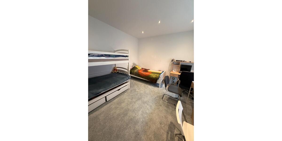 Etagenwohnung Hannover Herrenhausen-Stöcken - 3 Zimmer, 100 m&sup2;, 1.200&euro; | Angebot:25830114