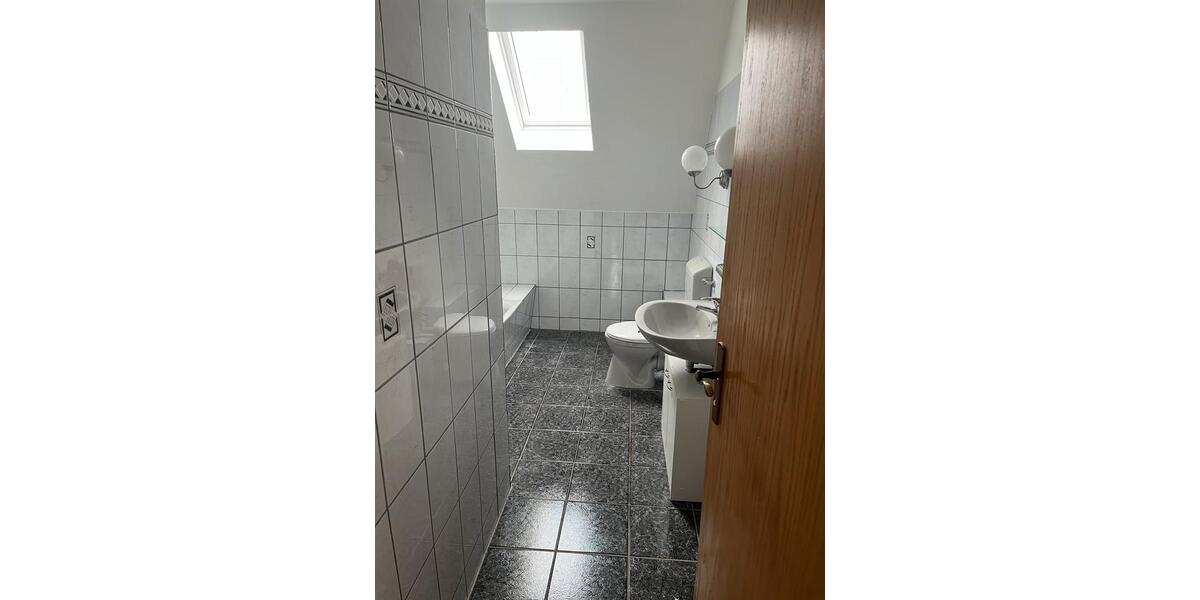 Etagenwohnung Lehrte - 3 Zimmer, 94 m&sup2;, 1.150&euro; | Angebot:24838965