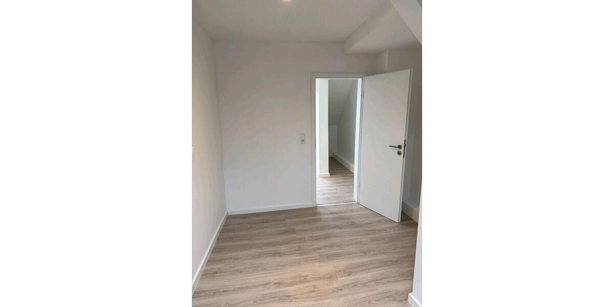 Dachgeschoßwohnung Hannover Vahrenwald-List - 2 Zimmer, 30 m&sup2;, 800&euro; | Angebot:25216419