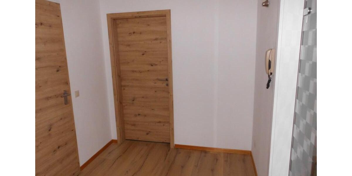 Dachgeschoßwohnung Rodenberg - 3 Zimmer, 80 m&sup2;, 500&euro; | Angebot:25613332