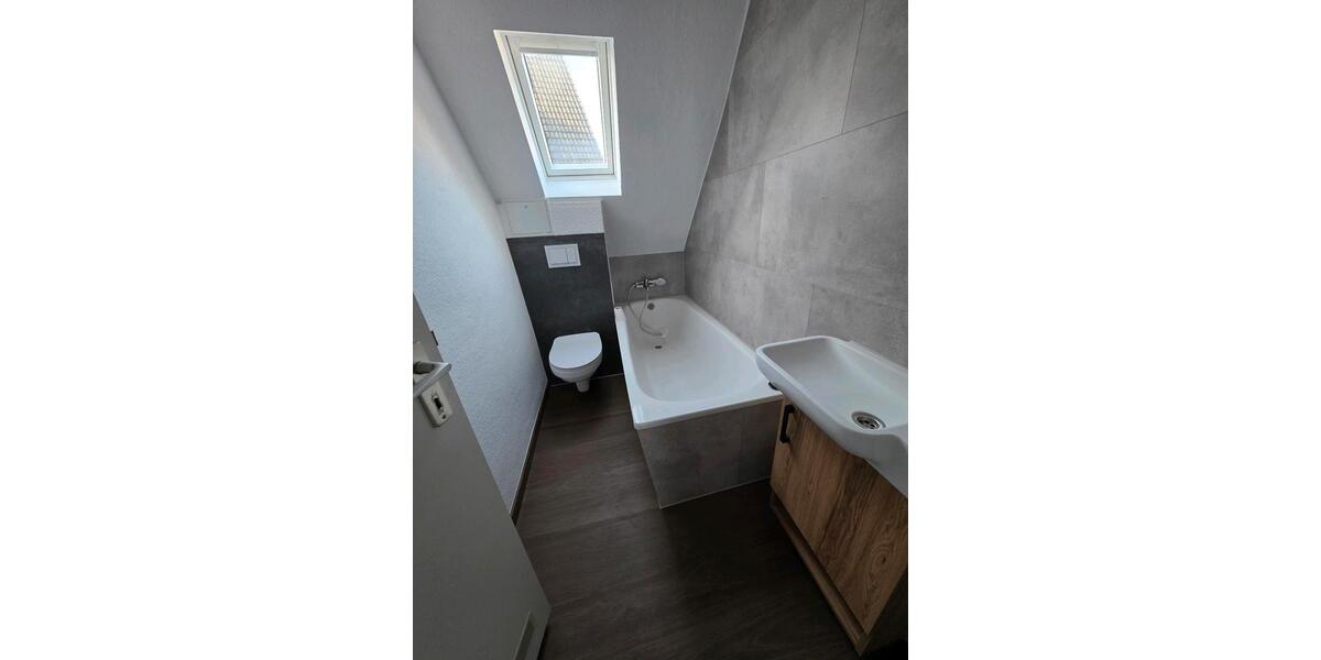 Dachgeschoßwohnung Garbsen - 3 Zimmer, 50 m&sup2;, 500&euro; | Angebot:25394105