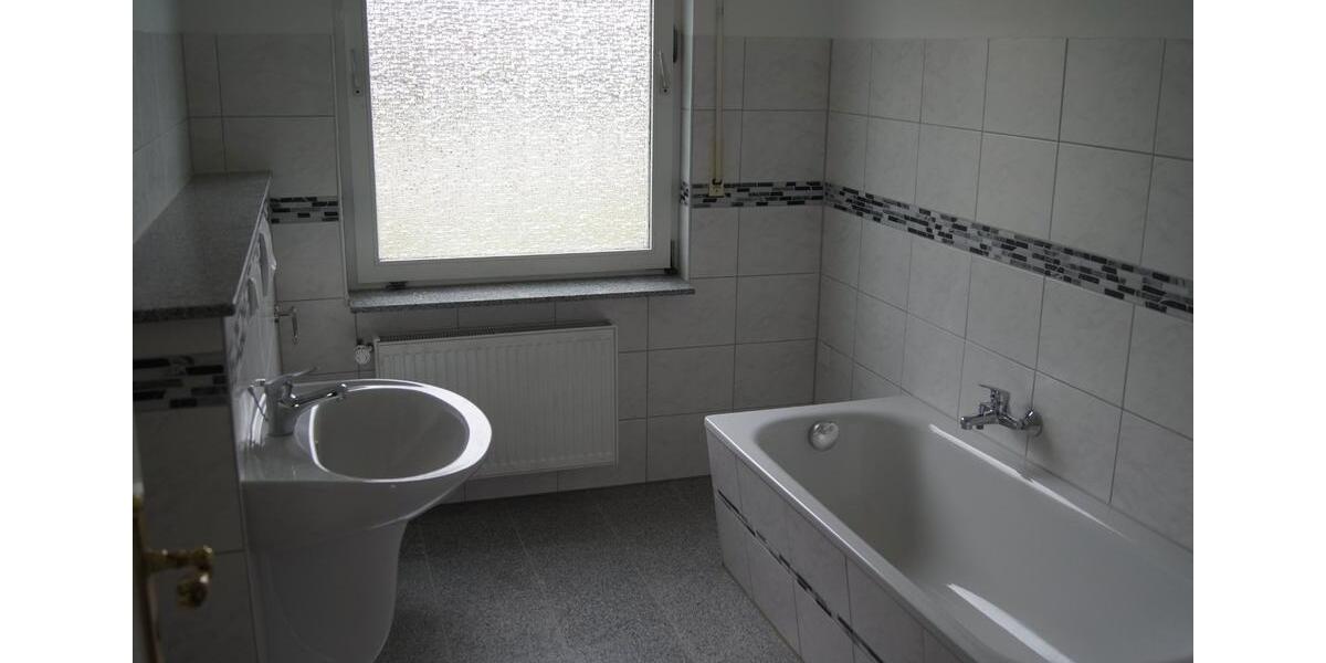 Etagenwohnung Bad Münder am Deister - 3.5 Zimmer, 98 m&sup2;, 620&euro; | Angebot:26368187