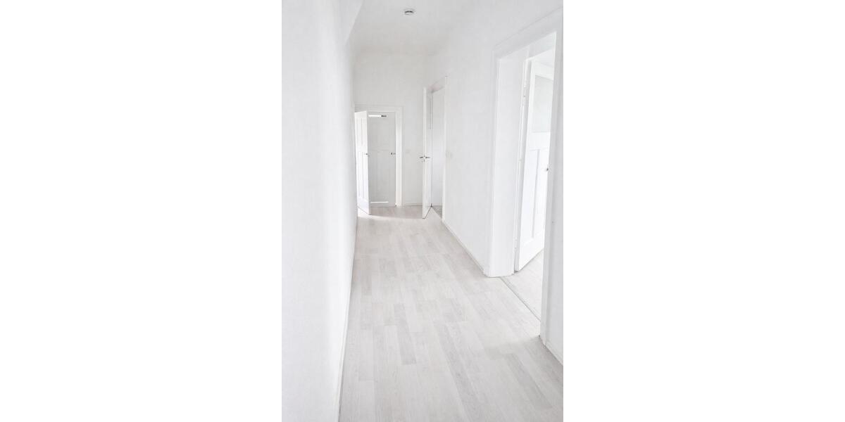 Dachgeschoßwohnung Hannover Herrenhausen-Stöcken - 4 Zimmer, 90 m&sup2;, 900&euro; | Angebot:25904601