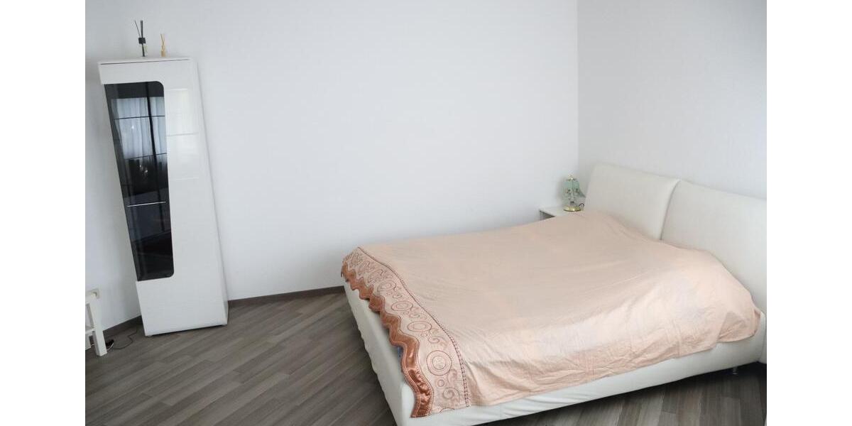 Etagenwohnung Hannover Vahrenwald-List - 4 Zimmer, 129 m&sup2;, 600&euro; | Angebot:25919880