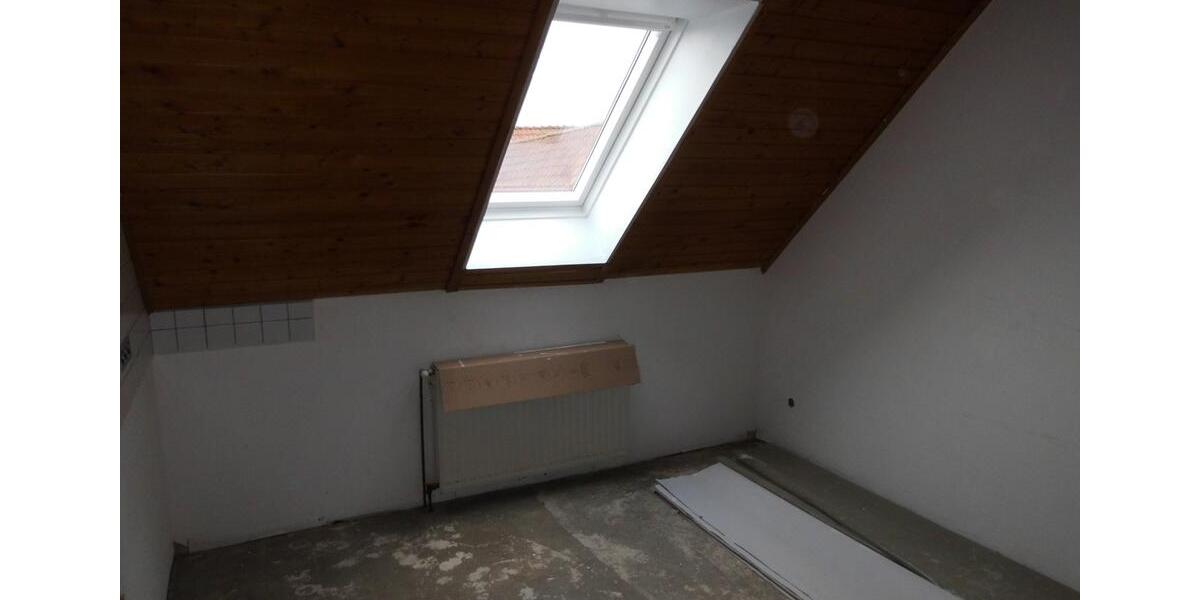 Dachgeschoßwohnung Rodenberg - 3 Zimmer, 80 m&sup2;, 500&euro; | Angebot:25613332