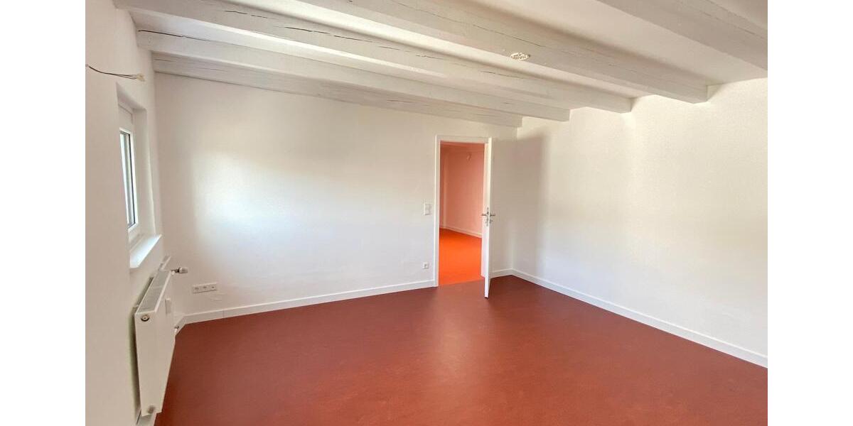 Dachgeschoßwohnung Hannover Vahrenwald-List - 10 Zimmer, 277 m&sup2;, 3.200&euro; | Angebot:26455818