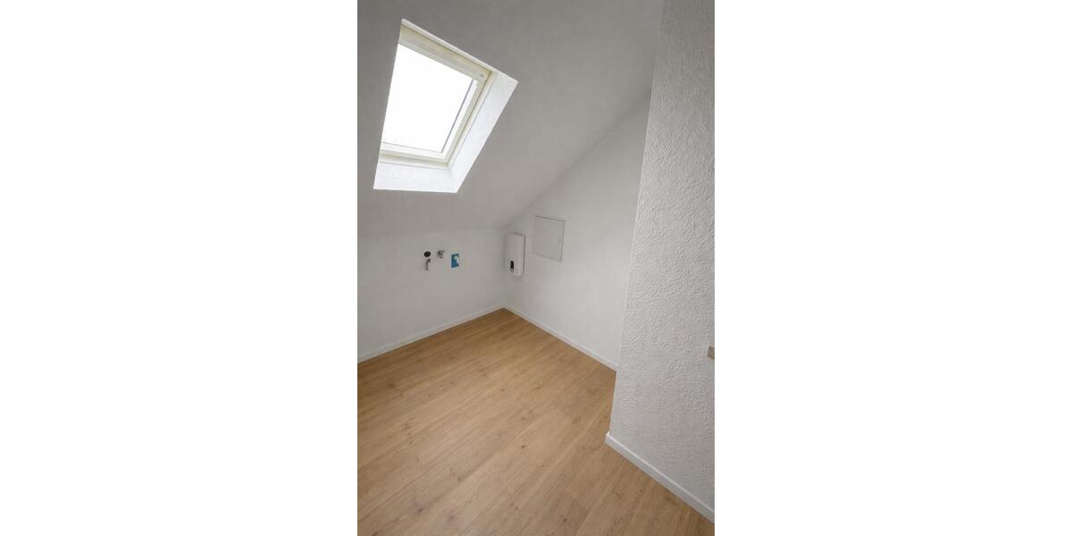 Dachgeschoßwohnung Pattensen - 3.5 Zimmer, 89 m&sup2;, 1.100&euro; | Angebot:25191797