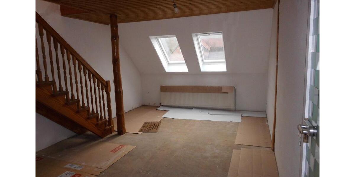 Dachgeschoßwohnung Rodenberg - 3 Zimmer, 80 m&sup2;, 500&euro; | Angebot:25613332