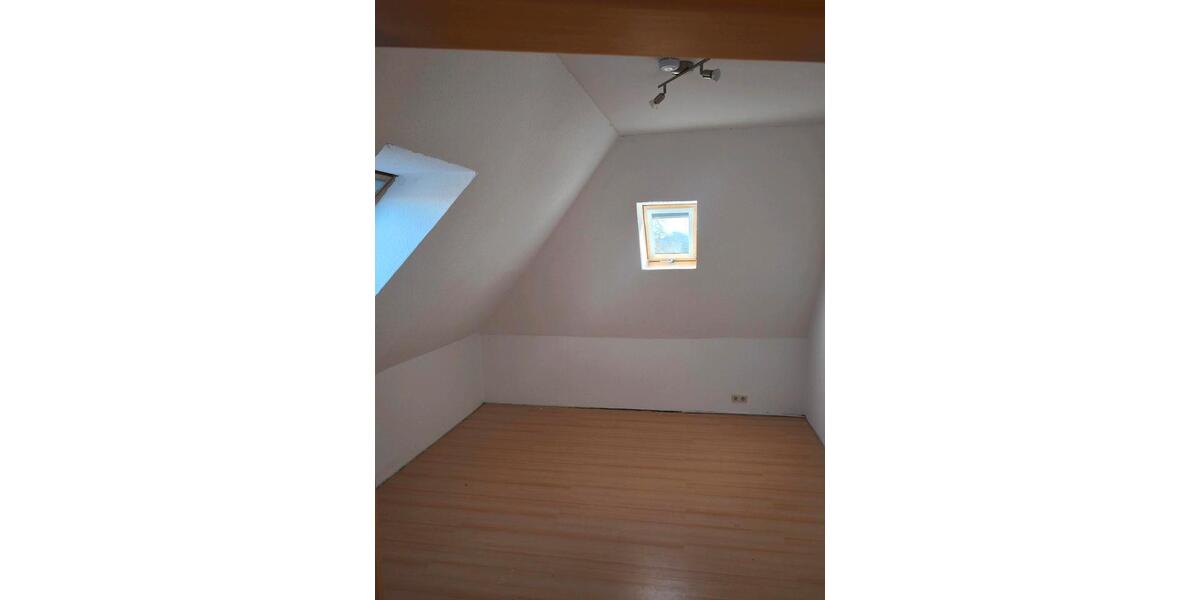 Dachgeschoßwohnung Neustadt am Rübenberge - 5 Zimmer, 115 m&sup2;, 975&euro; | Angebot:25351148