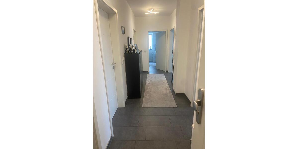 Etagenwohnung Lehrte - 4 Zimmer, 100 m&sup2;, 1.250&euro; | Angebot:25981028