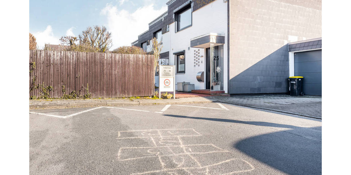 Reihenendhaus Lehrte - 7 Zimmer, 145 m&sup2;, 299.900&euro; | Angebot:26015800