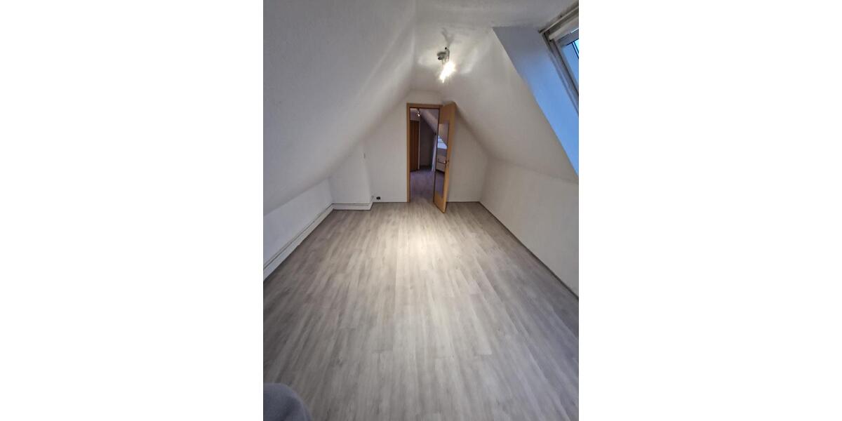 Dachgeschoßwohnung Langenhagen Brink - 1 Zimmer, 20 m&sup2;, 595&euro; | Angebot:25293092