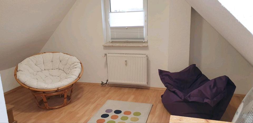 Dachgeschoßwohnung Neustadt am Rübenberge - 3.5 Zimmer, 120 m&sup2;, 1.100&euro; | Angebot:25613357