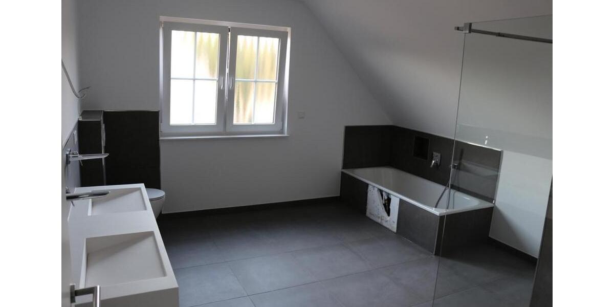 Doppelhaushälfte Burgdorf - 4 Zimmer, 135 m&sup2;, 425.000&euro; | Angebot:27120581