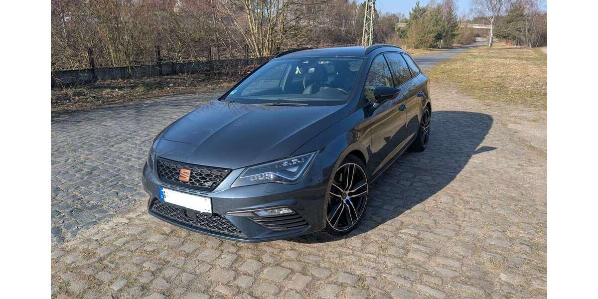 Seat Leon 33.000 km 27.200 &euro; Burgdorf, Stadt 31303
