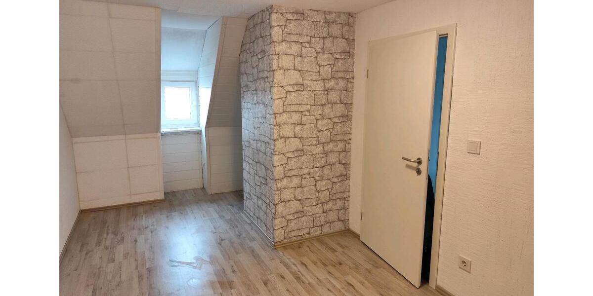 Dachgeschoßwohnung Seelze - 2 Zimmer, 43 m&sup2;, 660&euro; | Angebot:25894560