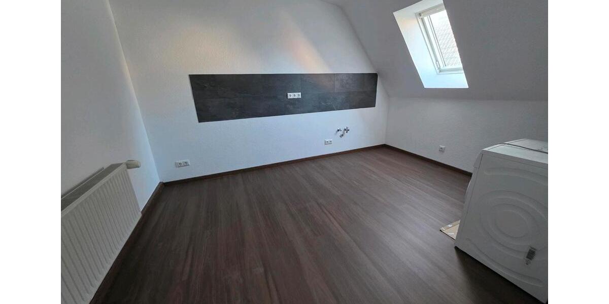 Dachgeschoßwohnung Garbsen - 3 Zimmer, 50 m&sup2;, 500&euro; | Angebot:25394105