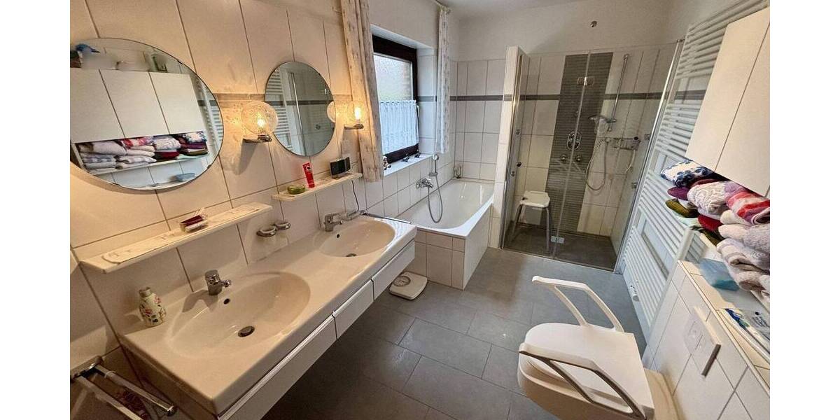 Einfamilienhaus Isernhagen Neuwarmbüchen - 6 Zimmer, 226 m&sup2;, 399.000&euro; | Angebot:26825767