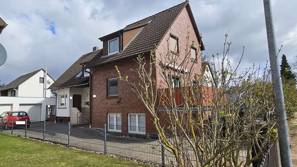 Einfamilienhaus Langenhagen OT Krähenwinkel Krähenwinkel - 10 Zimmer, 260 m&sup2;, 745.000&euro; | Angebot:26556249